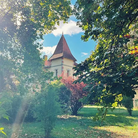 Petit Chateau Le Piot Bed and Breakfast Fleurance