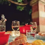 Petit Chateau Le Piot 3*