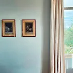 Oda ve Kahvaltı Petit Chateau Le Piot