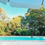 Oda ve Kahvaltı Petit Chateau Le Piot 3*