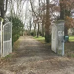 Oda ve Kahvaltı Petit Chateau Le Piot
