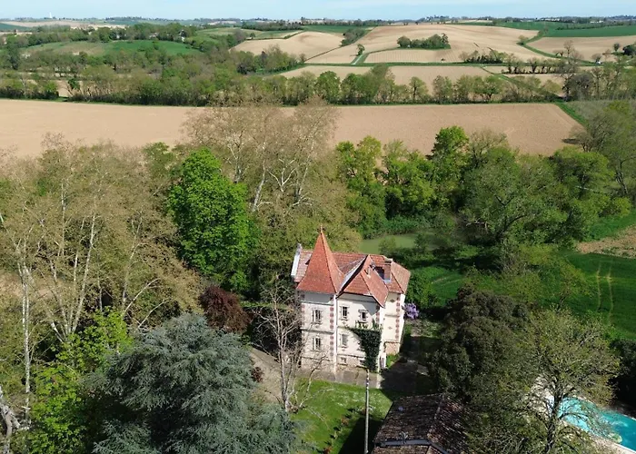 Frühstückspension Petit Chateau Le Piot 3*