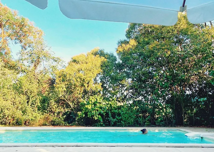 Frühstückspension Petit Chateau Le Piot 3*